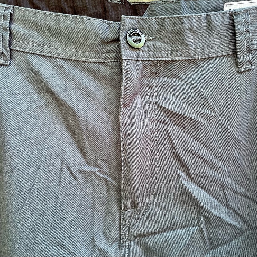 Volcom Shorts - Picture 4 of 7